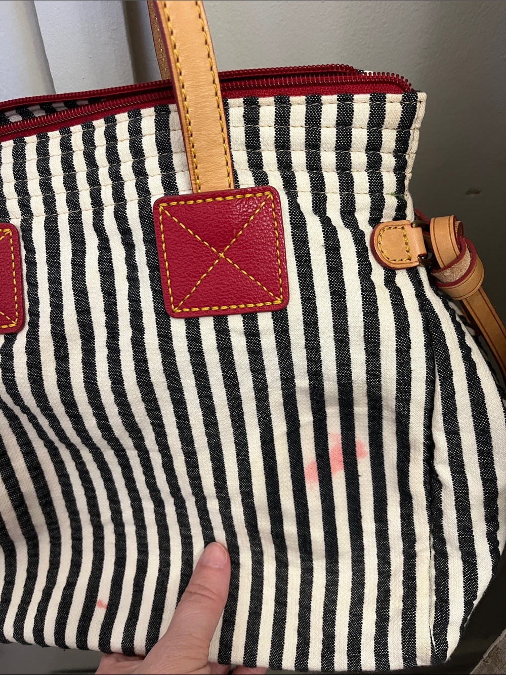 Dooney and Bourke authentic striped purse with pink interior SEE DESCRITPTION ! - Picture 4 of 4